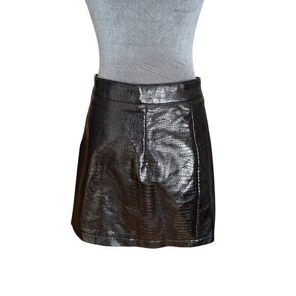 Topshop Black Faux Leather Croc-Embossed Mini Skirt With Zip Detail - UK 10 / US - Picture 5 of 7